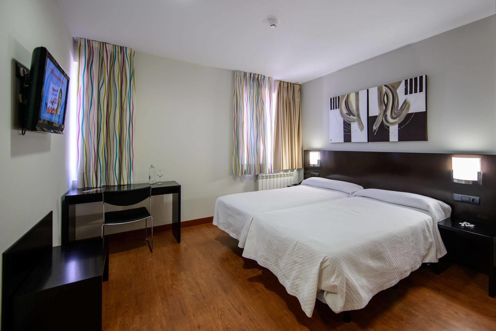 Hotel El Paso Honroso Hospital de Órbigo Eksteriør bilde